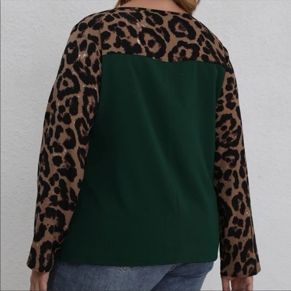 ‼️LAST CALL PRICE FIRM‼️ 💚 Leopard long sleeve blouse! - Picture 6 of 15